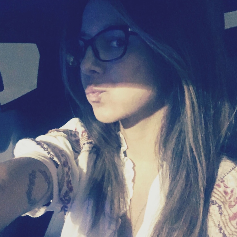 Meet your Posher, Carolina